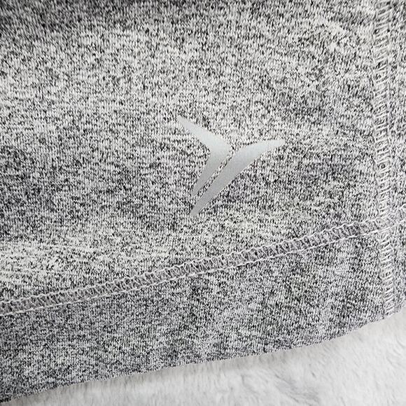 Old Navy Active Top Women M Heathered Gray Popover Thumbholes Workout Athleisure - Picture 3 of 12